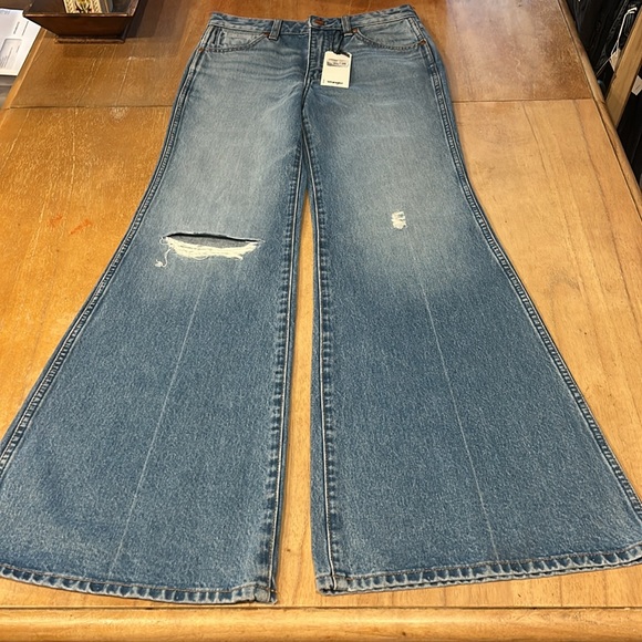 Wrangler Wanderer 622 High Rise Flare Jean size 25 : 32 NWT - Picture 10 of 11